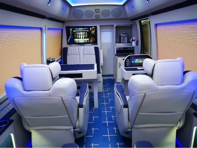 北京丰田考斯特定制改装 打造专属座驾，商务出行新选择